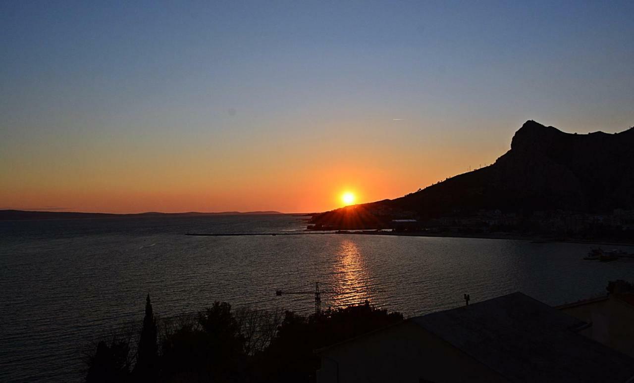 Cosy Sunset Apartment Omiš Екстериор снимка
