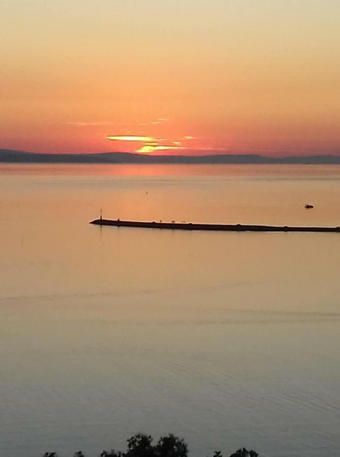 Cosy Sunset Apartment Omiš Екстериор снимка